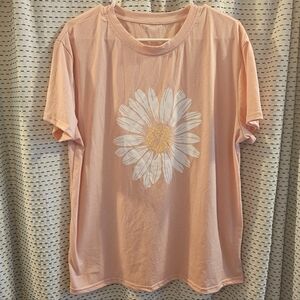Source Unknown Peach T‑Shirt with White Daisy